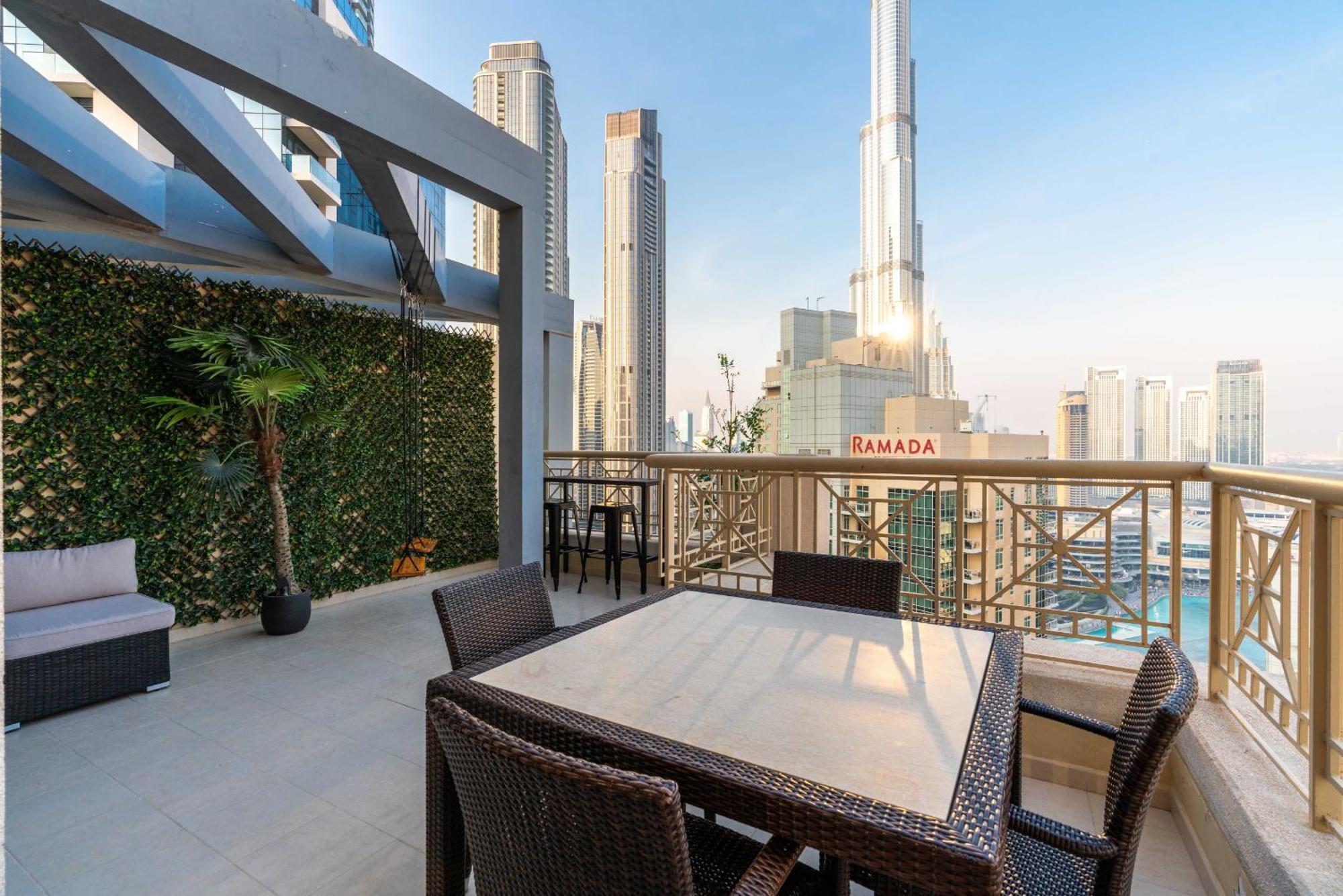 Luxury 2Br Downtown Apt With Burj Khalifa Views Дубай Экстерьер фото