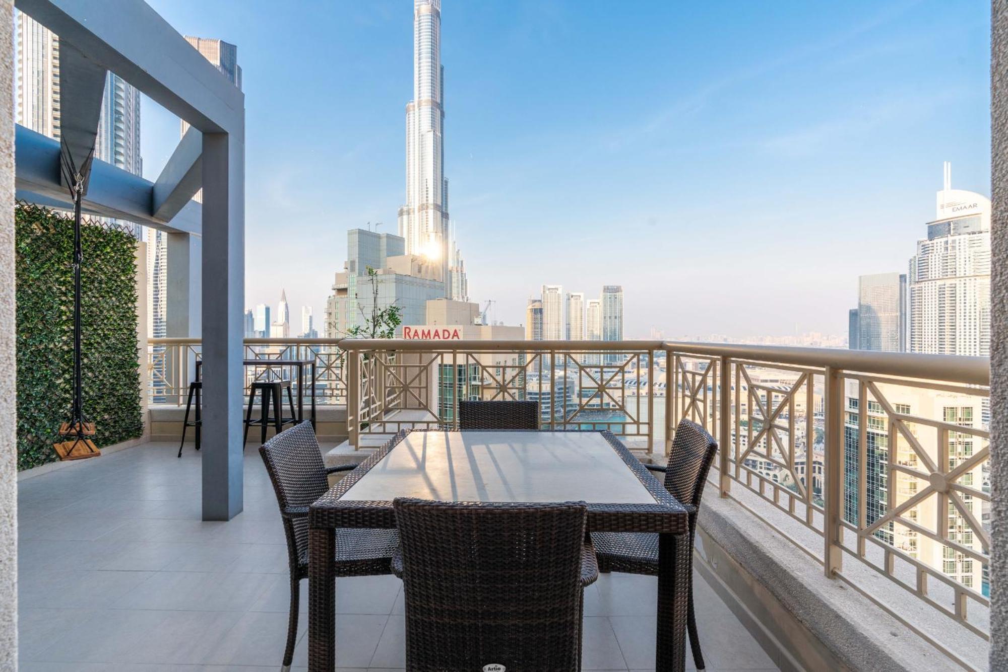 Luxury 2Br Downtown Apt With Burj Khalifa Views Дубай Экстерьер фото